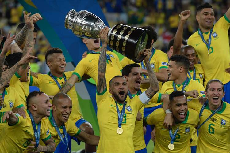 Brasil deslancha no segundo tempo, goleia o Peru e segue líder na Copa  América